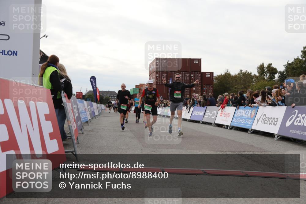03.10.2025 - Köhlbrandbrückenlauf Yannick Fuchs http://msf.ph/oto/8988400 03.10.2025 16:12:39 Ziel 7502, 8957, 8960, 8979, 8982, 9296, 9300, 9307, 9420 meine-sportfotos.de