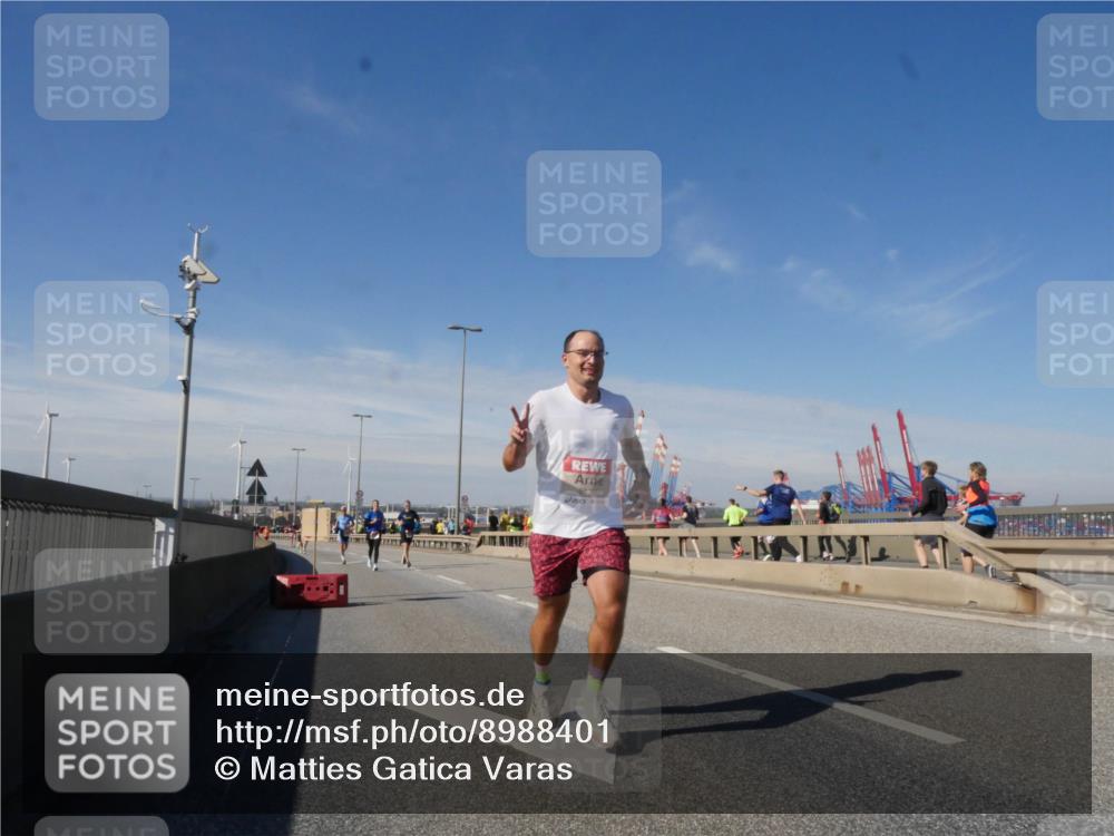 03.10.2025 - Köhlbrandbrückenlauf Matties Gatica Varas http://msf.ph/oto/8988401 03.10.2025 12:34:21 Position 2 11111 meine-sportfotos.de