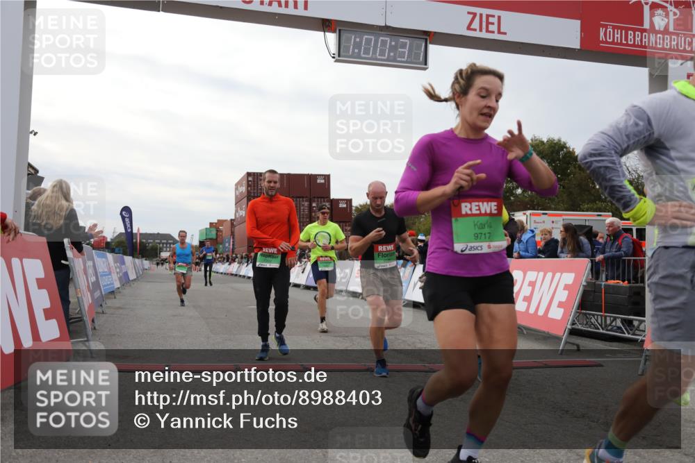 03.10.2025 - Köhlbrandbrückenlauf Yannick Fuchs http://msf.ph/oto/8988403 03.10.2025 16:00:29 Ziel 7027, 7116, 7202, 7287, 7327, 7818, 9188, 9189, 9240, 9391, 9491, 9717 meine-sportfotos.de