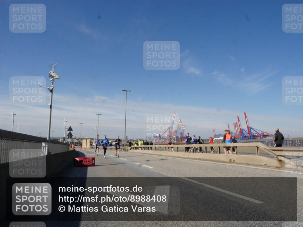 03.10.2025 - Köhlbrandbrückenlauf Matties Gatica Varas http://msf.ph/oto/8988408 03.10.2025 12:34:22 Position 2  meine-sportfotos.de
