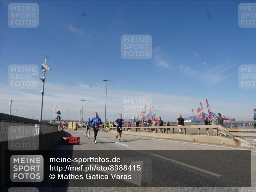 03.10.2025 - Köhlbrandbrückenlauf Matties Gatica Varas http://msf.ph/oto/8988415 03.10.2025 12:34:24 Position 2  meine-sportfotos.de