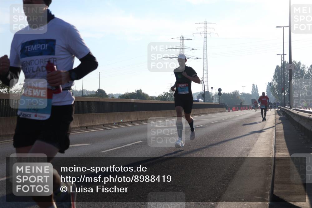 03.10.2025 - Köhlbrandbrückenlauf Luisa Fischer http://msf.ph/oto/8988419 03.10.2025 10:11:24 Position 3 1, 3740, 51, 1 meine-sportfotos.de