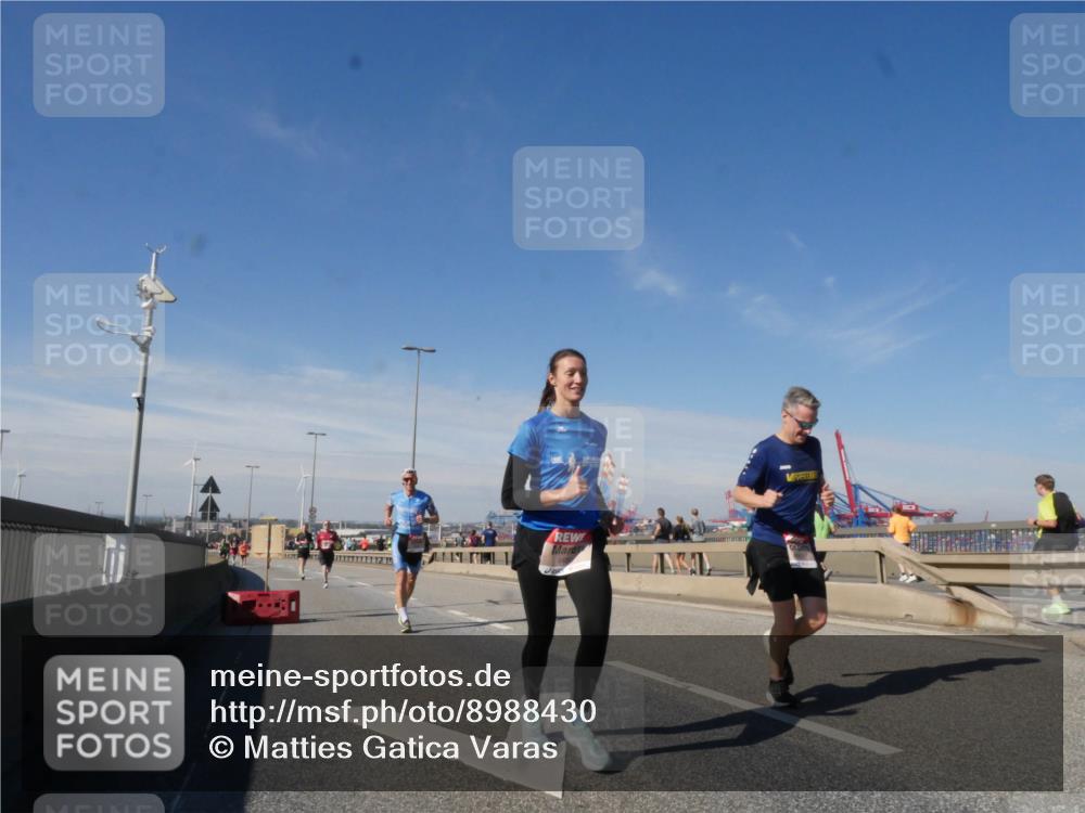 03.10.2025 - Köhlbrandbrückenlauf Matties Gatica Varas http://msf.ph/oto/8988430 03.10.2025 12:34:27 Position 2  meine-sportfotos.de