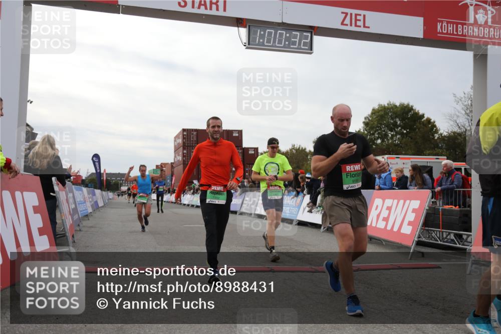 03.10.2025 - Köhlbrandbrückenlauf Yannick Fuchs http://msf.ph/oto/8988431 03.10.2025 16:00:30 Ziel 7027, 7116, 7202, 7287, 7327, 7818, 9188, 9189, 9240, 9391, 9491, 9568, 9717 meine-sportfotos.de