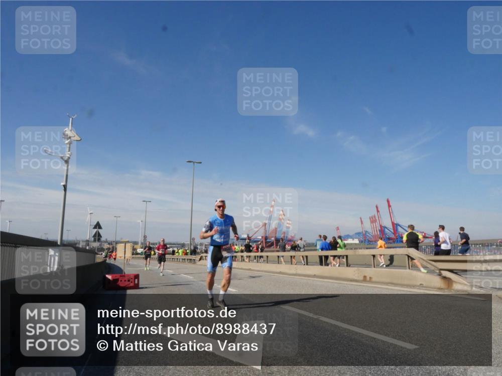 03.10.2025 - Köhlbrandbrückenlauf Matties Gatica Varas http://msf.ph/oto/8988437 03.10.2025 12:34:28 Position 2  meine-sportfotos.de