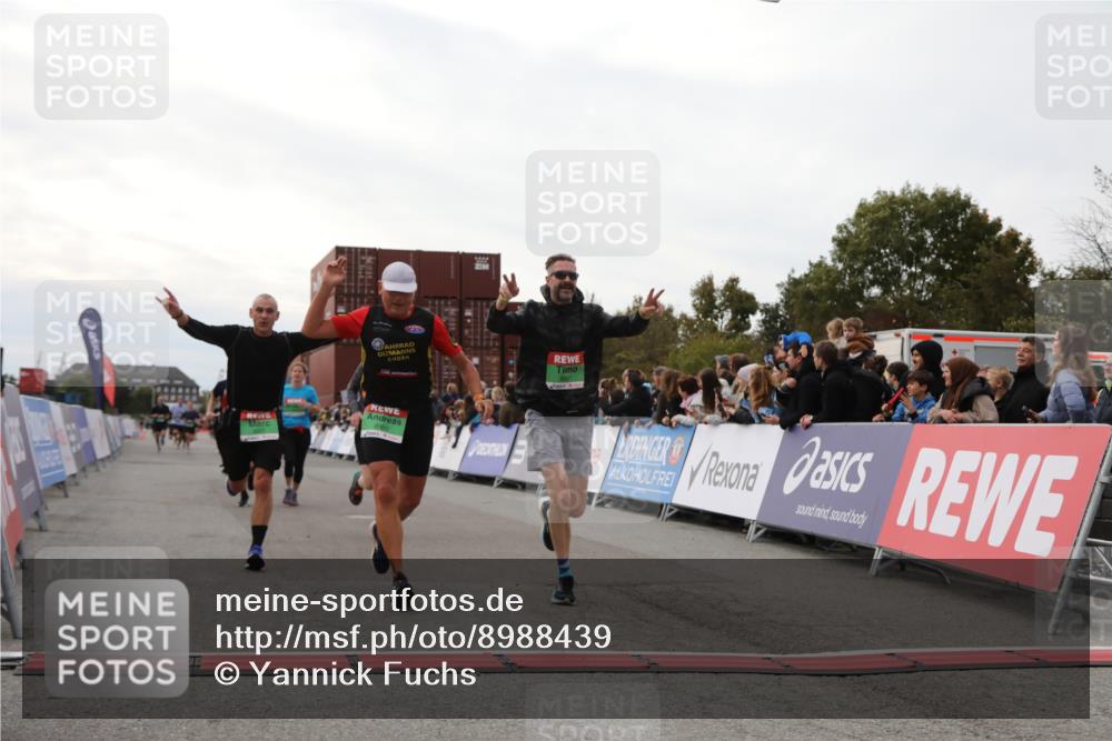 03.10.2025 - Köhlbrandbrückenlauf Yannick Fuchs http://msf.ph/oto/8988439 03.10.2025 16:12:40 Ziel 7457, 7482, 7502, 8957, 8960, 8979, 8982, 9296, 9300, 9307, 9420 meine-sportfotos.de