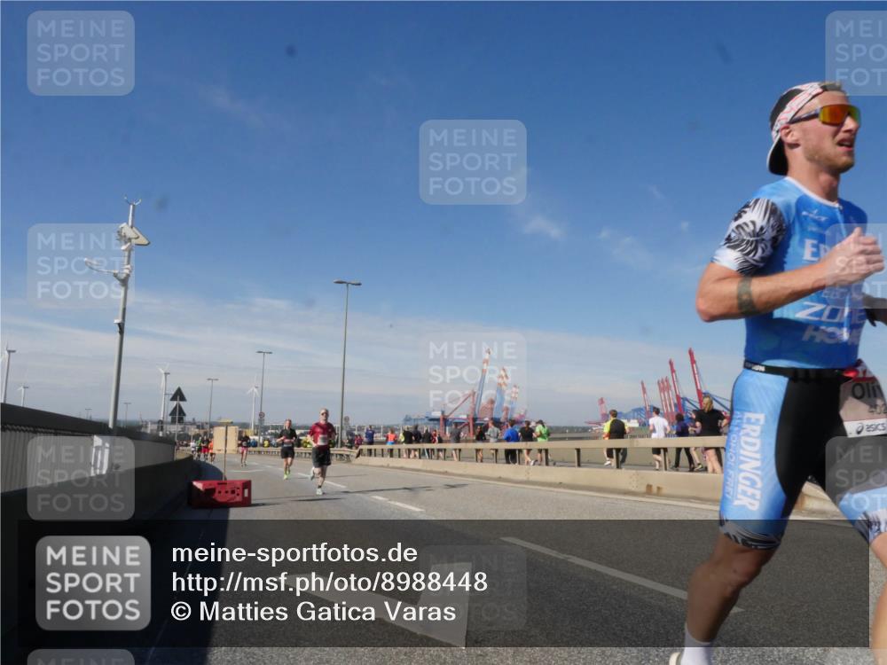 03.10.2025 - Köhlbrandbrückenlauf Matties Gatica Varas http://msf.ph/oto/8988448 03.10.2025 12:34:29 Position 2 7 meine-sportfotos.de