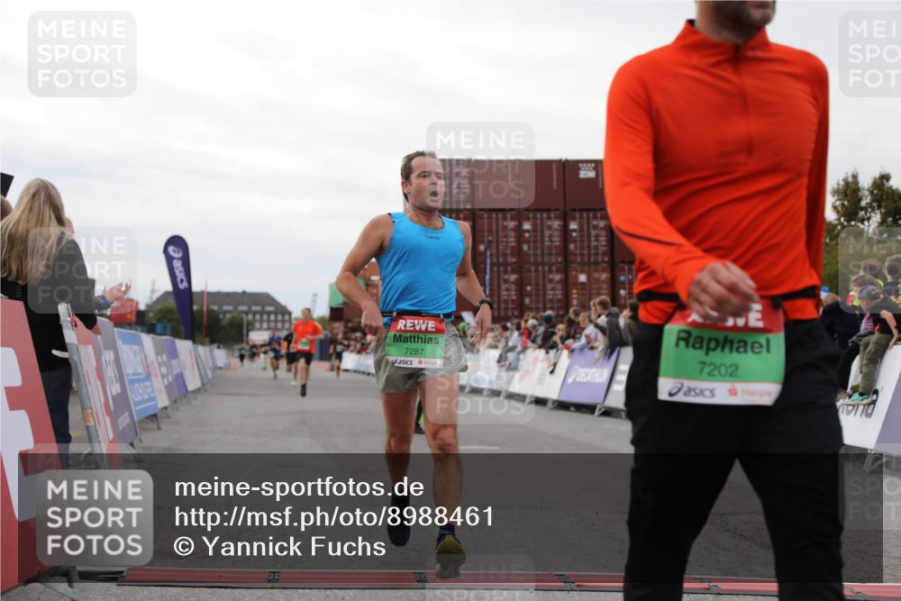 03.10.2025 - Köhlbrandbrückenlauf Yannick Fuchs http://msf.ph/oto/8988461 03.10.2025 16:00:32 Ziel 7202, 7287, 7327, 7818, 9188, 9189, 9240, 9391, 9568, 9717 meine-sportfotos.de