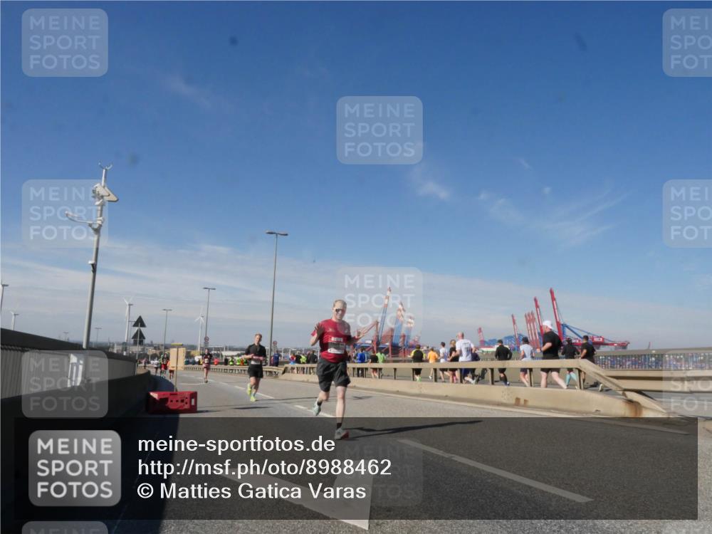 03.10.2025 - Köhlbrandbrückenlauf Matties Gatica Varas http://msf.ph/oto/8988462 03.10.2025 12:34:31 Position 2  meine-sportfotos.de