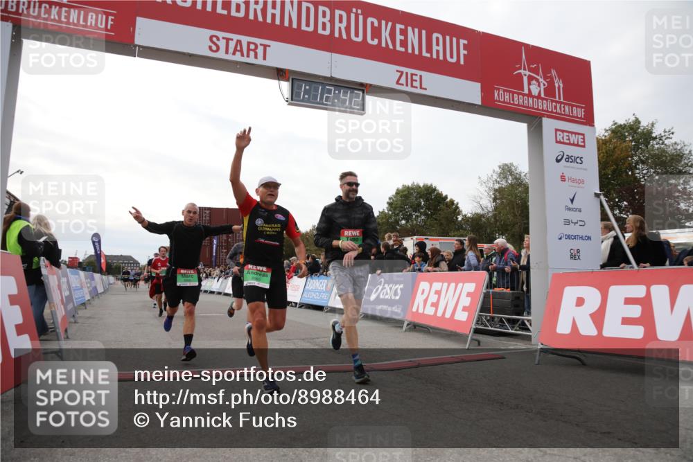 03.10.2025 - Köhlbrandbrückenlauf Yannick Fuchs http://msf.ph/oto/8988464 03.10.2025 16:12:41 Ziel 7457, 7482, 7502, 8957, 8960, 8979, 8982, 9296, 9300, 9307, 9420 meine-sportfotos.de