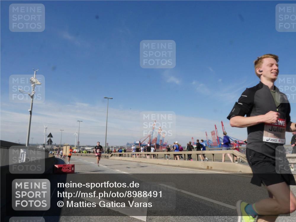 03.10.2025 - Köhlbrandbrückenlauf Matties Gatica Varas http://msf.ph/oto/8988491 03.10.2025 12:34:35 Position 2 4050 meine-sportfotos.de