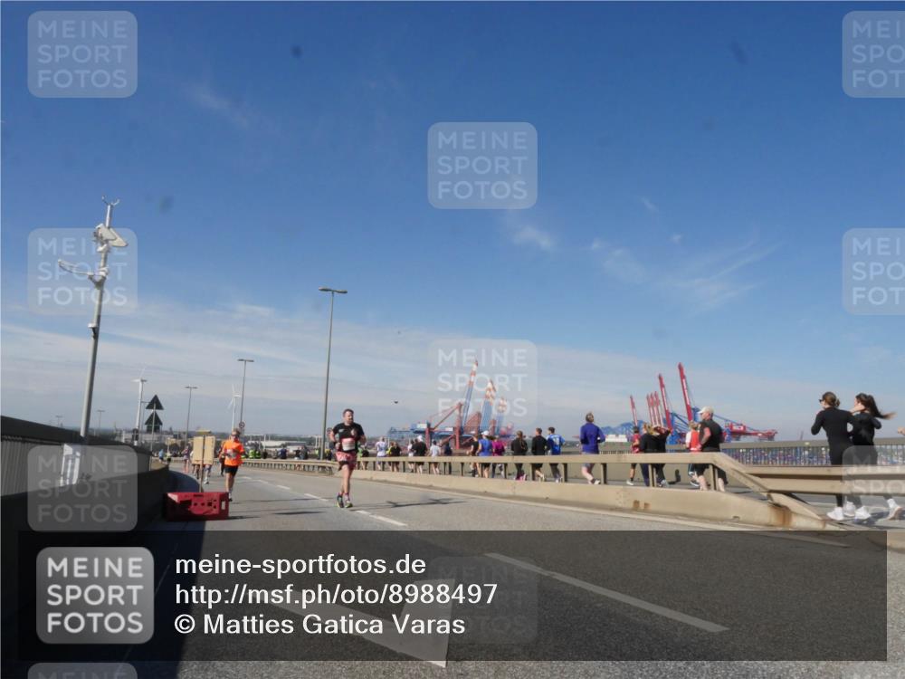 03.10.2025 - Köhlbrandbrückenlauf Matties Gatica Varas http://msf.ph/oto/8988497 03.10.2025 12:34:36 Position 2  meine-sportfotos.de