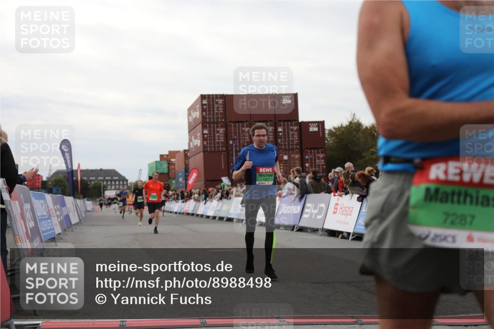 03.10.2025 - Köhlbrandbrückenlauf Yannick Fuchs http://msf.ph/oto/8988498 03.10.2025 16:00:34 Ziel 7287, 7327, 7818, 8811, 9391, 9568 meine-sportfotos.de