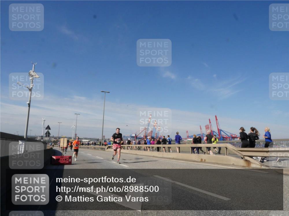 03.10.2025 - Köhlbrandbrückenlauf Matties Gatica Varas http://msf.ph/oto/8988500 03.10.2025 12:34:37 Position 2  meine-sportfotos.de