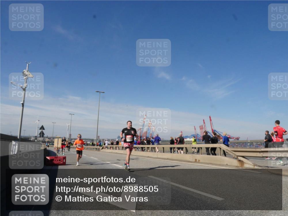03.10.2025 - Köhlbrandbrückenlauf Matties Gatica Varas http://msf.ph/oto/8988505 03.10.2025 12:34:38 Position 2  meine-sportfotos.de