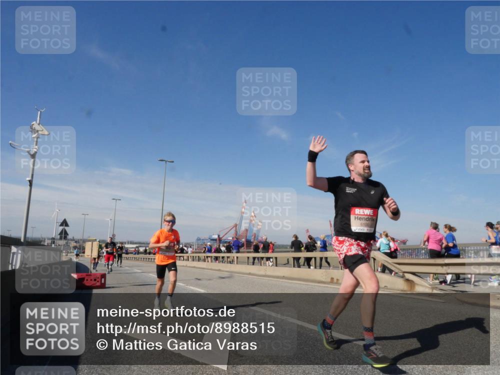 03.10.2025 - Köhlbrandbrückenlauf Matties Gatica Varas http://msf.ph/oto/8988515 03.10.2025 12:34:39 Position 2 6100 meine-sportfotos.de