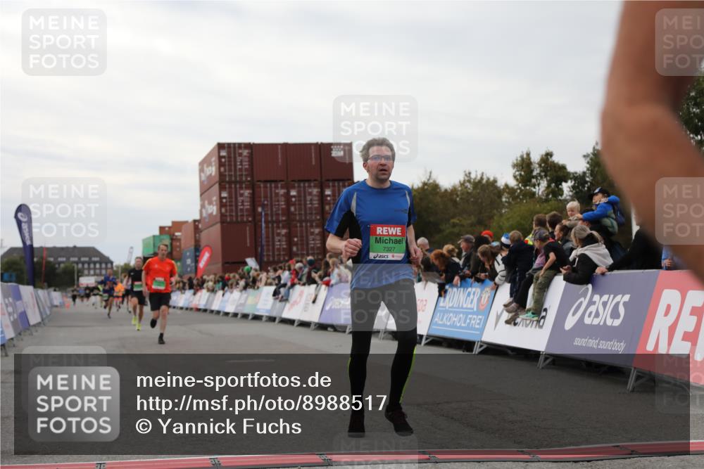 03.10.2025 - Köhlbrandbrückenlauf Yannick Fuchs http://msf.ph/oto/8988517 03.10.2025 16:00:34 Ziel 7287, 7327, 7818, 8811, 9391, 9568 meine-sportfotos.de