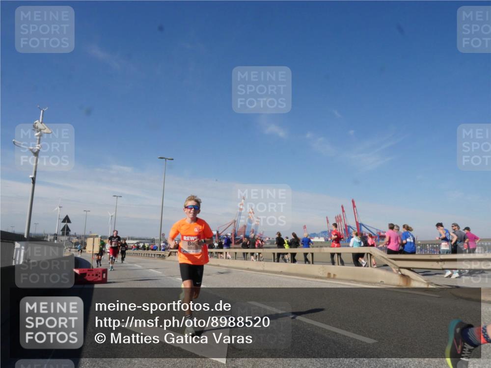 03.10.2025 - Köhlbrandbrückenlauf Matties Gatica Varas http://msf.ph/oto/8988520 03.10.2025 12:34:40 Position 2 4041 meine-sportfotos.de