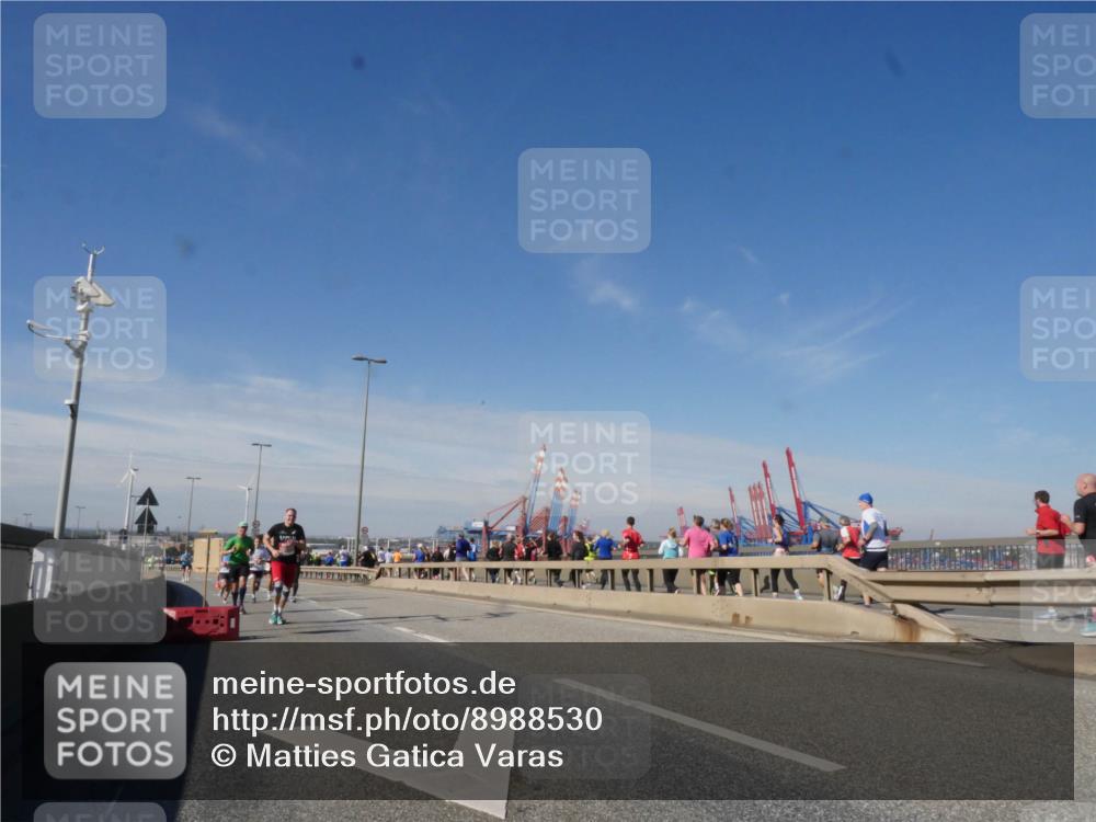03.10.2025 - Köhlbrandbrückenlauf Matties Gatica Varas http://msf.ph/oto/8988530 03.10.2025 12:34:41 Position 2  meine-sportfotos.de