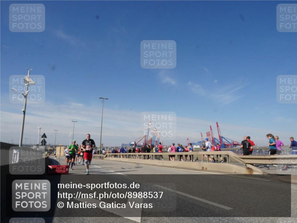 03.10.2025 - Köhlbrandbrückenlauf Matties Gatica Varas http://msf.ph/oto/8988537 03.10.2025 12:34:42 Position 2  meine-sportfotos.de