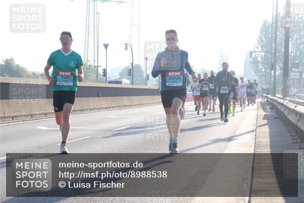 03.10.2025 - Köhlbrandbrückenlauf Luisa Fischer http://msf.ph/oto/8988538 03.10.2025 10:11:44 Position 3 1268, 3350, 1 meine-sportfotos.de