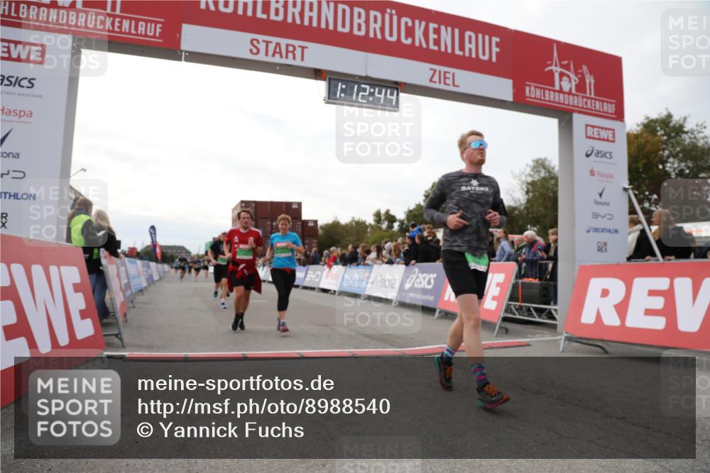03.10.2025 - Köhlbrandbrückenlauf Yannick Fuchs http://msf.ph/oto/8988540 03.10.2025 16:12:42 Ziel 7358, 7457, 7482, 8957, 8960, 8979, 8982, 9296, 9300, 9307, 9420 meine-sportfotos.de