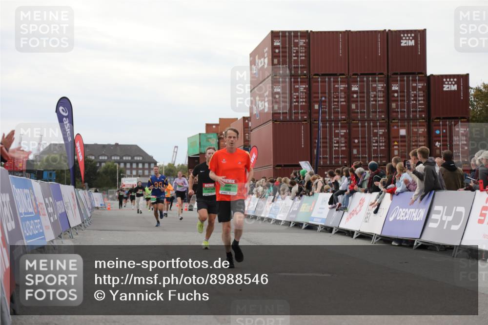 03.10.2025 - Köhlbrandbrückenlauf Yannick Fuchs http://msf.ph/oto/8988546 03.10.2025 16:00:35 Ziel 7287, 7327, 7818, 8811, 9568 meine-sportfotos.de