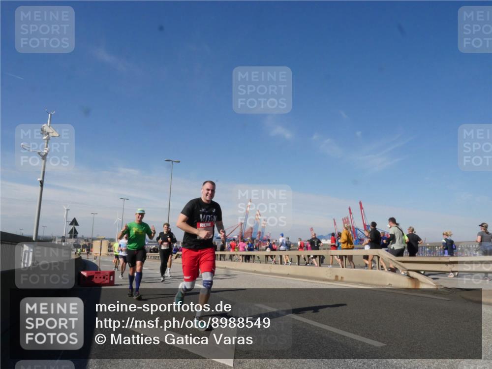 03.10.2025 - Köhlbrandbrückenlauf Matties Gatica Varas http://msf.ph/oto/8988549 03.10.2025 12:34:44 Position 2 14, 82 meine-sportfotos.de