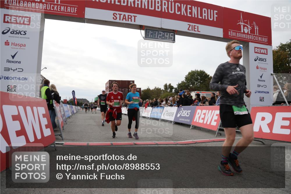03.10.2025 - Köhlbrandbrückenlauf Yannick Fuchs http://msf.ph/oto/8988553 03.10.2025 16:12:43 Ziel 7358, 7457, 7482, 8957, 8960, 8979, 8982, 9296, 9300, 9307, 9420 meine-sportfotos.de