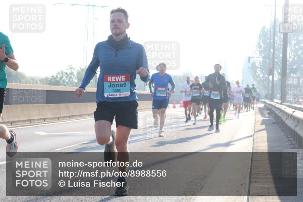 03.10.2025 - Köhlbrandbrückenlauf Luisa Fischer http://msf.ph/oto/8988556 03.10.2025 10:11:45 Position 3 3350, 1 meine-sportfotos.de