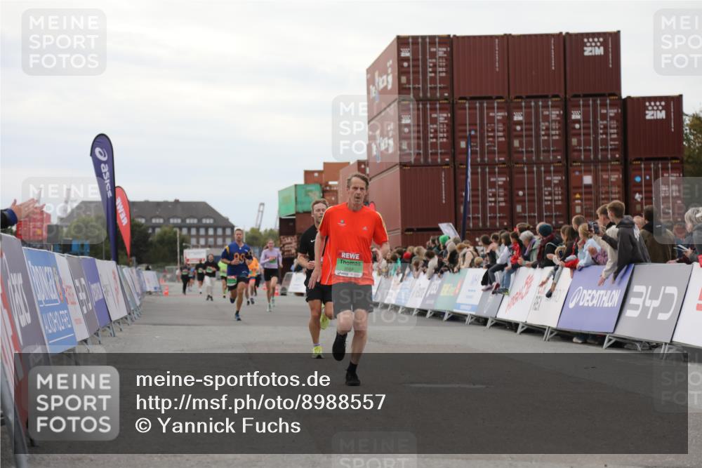 03.10.2025 - Köhlbrandbrückenlauf Yannick Fuchs http://msf.ph/oto/8988557 03.10.2025 16:00:36 Ziel 7189, 7259, 7327, 7818, 8811, 9568 meine-sportfotos.de