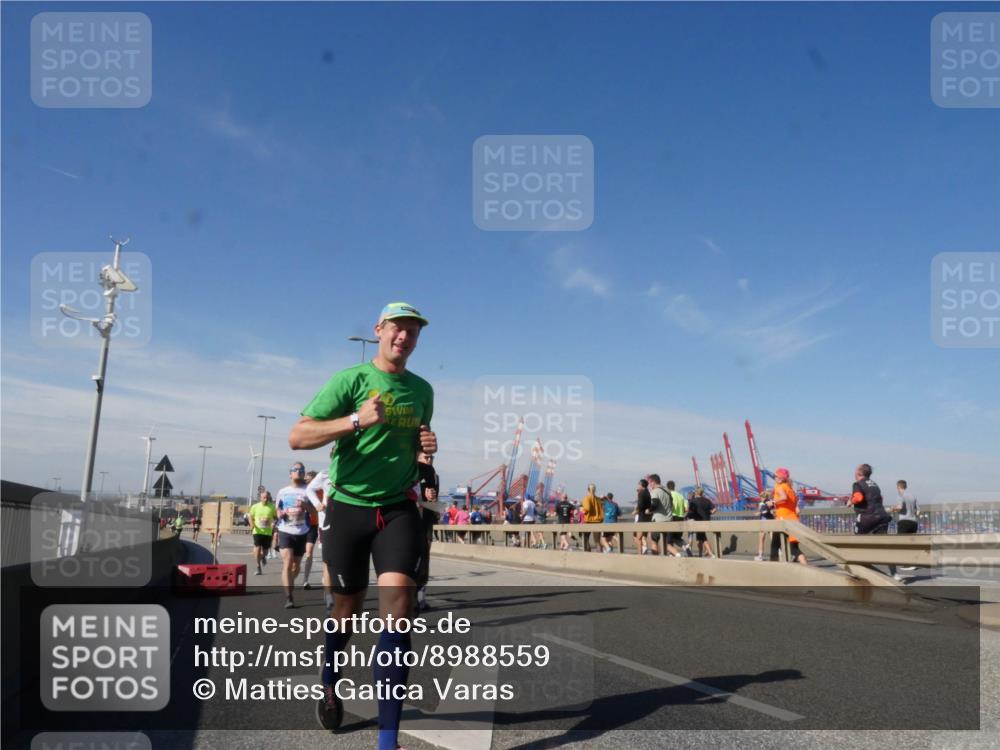 03.10.2025 - Köhlbrandbrückenlauf Matties Gatica Varas http://msf.ph/oto/8988559 03.10.2025 12:34:45 Position 2  meine-sportfotos.de