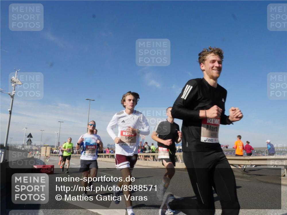 03.10.2025 - Köhlbrandbrückenlauf Matties Gatica Varas http://msf.ph/oto/8988571 03.10.2025 12:34:47 Position 2 612, 4166, 6410, 4233 meine-sportfotos.de