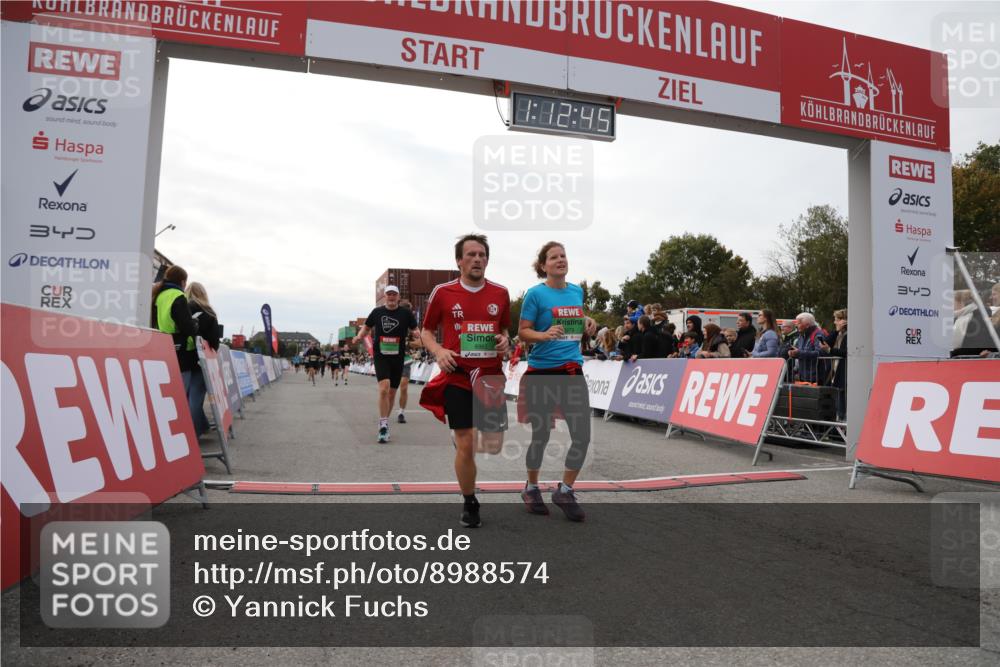 03.10.2025 - Köhlbrandbrückenlauf Yannick Fuchs http://msf.ph/oto/8988574 03.10.2025 16:12:43 Ziel 7358, 7457, 7482, 8957, 8960, 8979, 8982, 9296, 9300, 9307, 9420 meine-sportfotos.de
