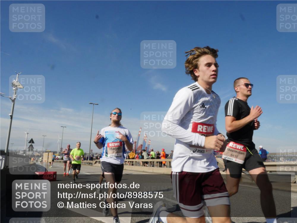 03.10.2025 - Köhlbrandbrückenlauf Matties Gatica Varas http://msf.ph/oto/8988575 03.10.2025 12:34:47 Position 2 6122, 6410 meine-sportfotos.de