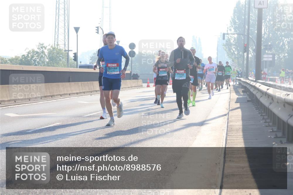 03.10.2025 - Köhlbrandbrückenlauf Luisa Fischer http://msf.ph/oto/8988576 03.10.2025 10:11:46 Position 3 1 meine-sportfotos.de