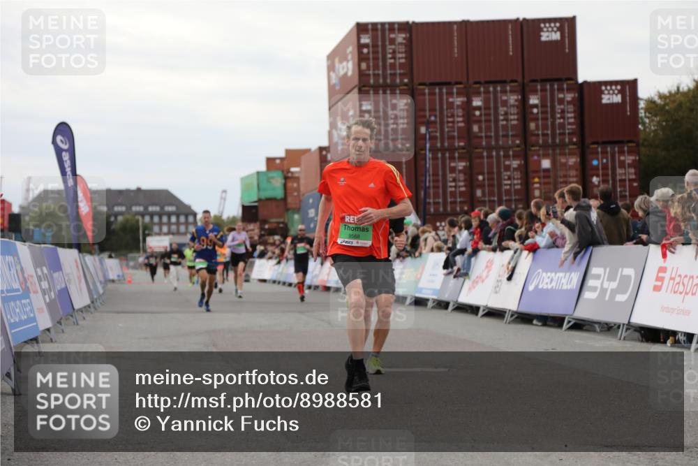 03.10.2025 - Köhlbrandbrückenlauf Yannick Fuchs http://msf.ph/oto/8988581 03.10.2025 16:00:37 Ziel 7189, 7259, 7327, 7818, 8811, 9568 meine-sportfotos.de