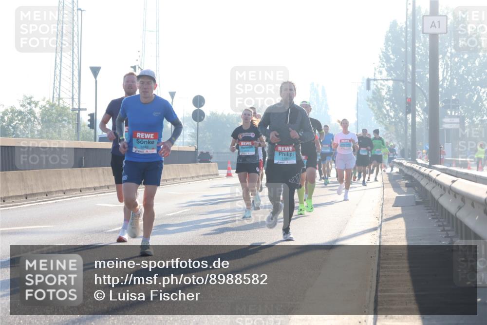 03.10.2025 - Köhlbrandbrückenlauf Luisa Fischer http://msf.ph/oto/8988582 03.10.2025 10:11:47 Position 3 3248, 1184, 1 meine-sportfotos.de