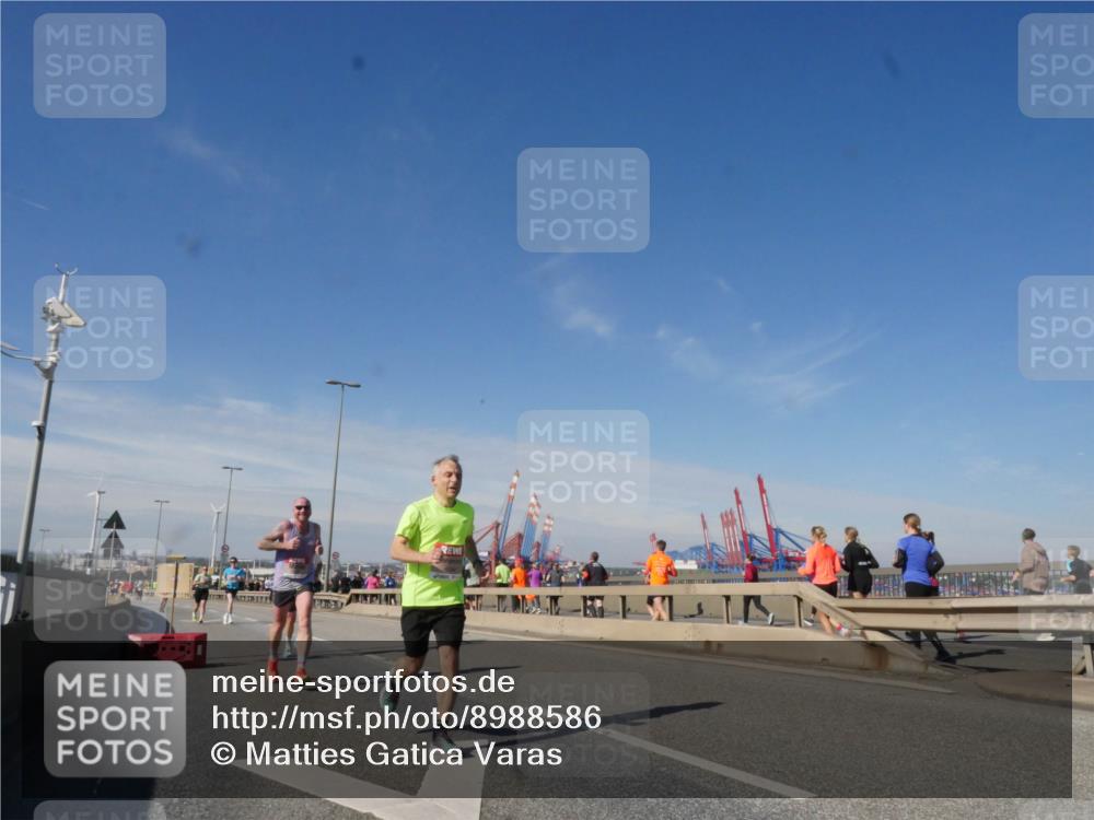 03.10.2025 - Köhlbrandbrückenlauf Matties Gatica Varas http://msf.ph/oto/8988586 03.10.2025 12:34:49 Position 2  meine-sportfotos.de