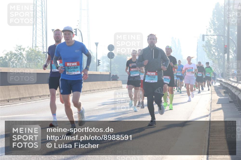 03.10.2025 - Köhlbrandbrückenlauf Luisa Fischer http://msf.ph/oto/8988591 03.10.2025 10:11:47 Position 3 3248, 1184 meine-sportfotos.de