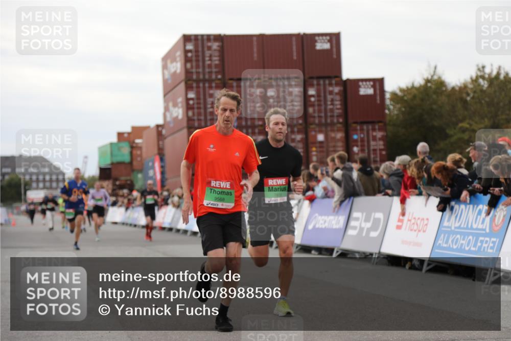 03.10.2025 - Köhlbrandbrückenlauf Yannick Fuchs http://msf.ph/oto/8988596 03.10.2025 16:00:37 Ziel 7189, 7259, 7327, 7818, 8811, 9568 meine-sportfotos.de