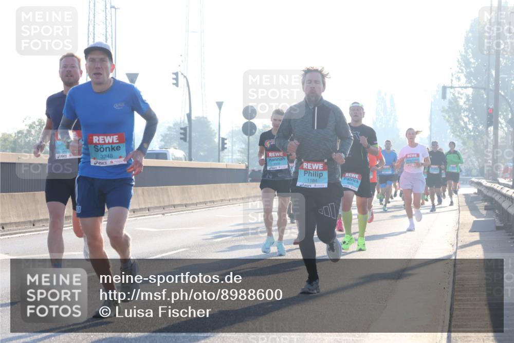 03.10.2025 - Köhlbrandbrückenlauf Luisa Fischer http://msf.ph/oto/8988600 03.10.2025 10:11:48 Position 3 380, 3248, 3008, 1184 meine-sportfotos.de