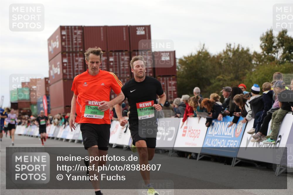 03.10.2025 - Köhlbrandbrückenlauf Yannick Fuchs http://msf.ph/oto/8988607 03.10.2025 16:00:37 Ziel 7189, 7259, 7327, 7818, 8811, 9568 meine-sportfotos.de