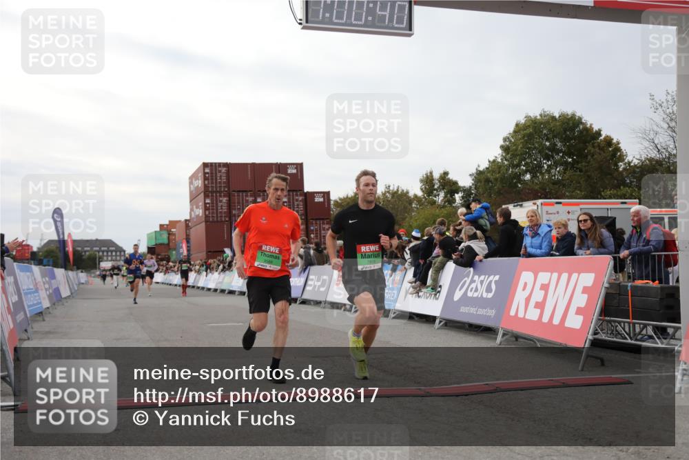 03.10.2025 - Köhlbrandbrückenlauf Yannick Fuchs http://msf.ph/oto/8988617 03.10.2025 16:00:38 Ziel 7189, 7259, 7327, 7818, 8811, 9568 meine-sportfotos.de