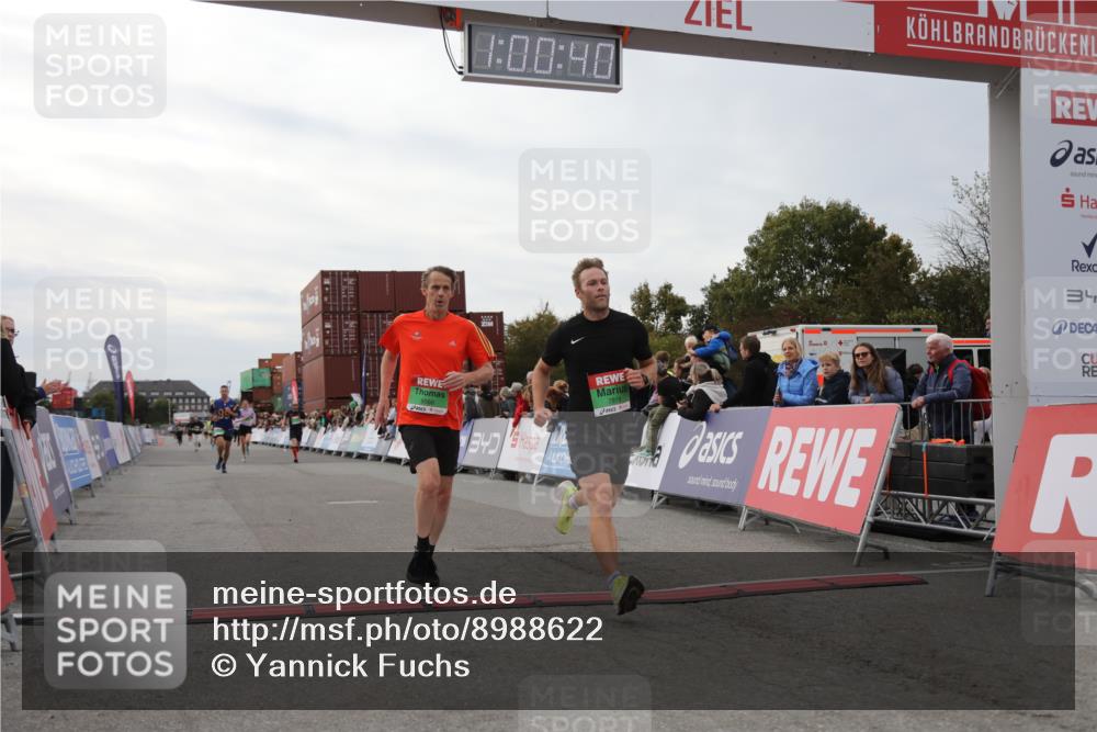 03.10.2025 - Köhlbrandbrückenlauf Yannick Fuchs http://msf.ph/oto/8988622 03.10.2025 16:00:38 Ziel 7189, 7259, 7327, 7818, 8811, 9568 meine-sportfotos.de