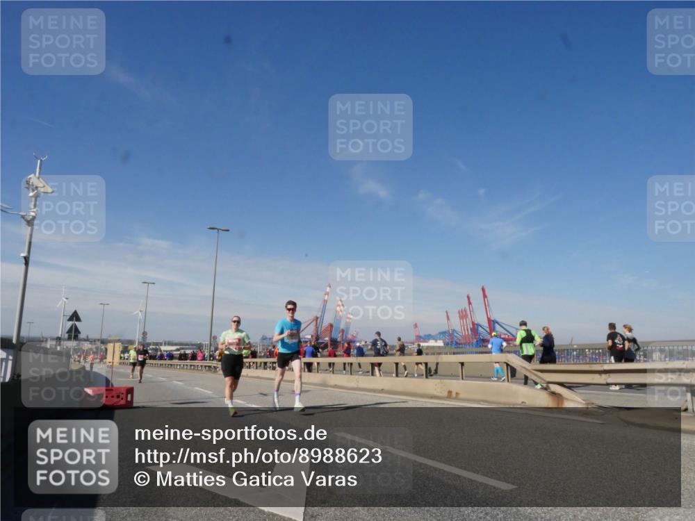 03.10.2025 - Köhlbrandbrückenlauf Matties Gatica Varas http://msf.ph/oto/8988623 03.10.2025 12:34:54 Position 2  meine-sportfotos.de