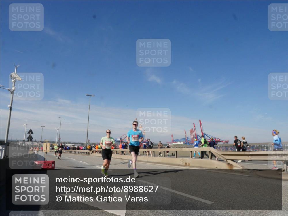 03.10.2025 - Köhlbrandbrückenlauf Matties Gatica Varas http://msf.ph/oto/8988627 03.10.2025 12:34:54 Position 2  meine-sportfotos.de