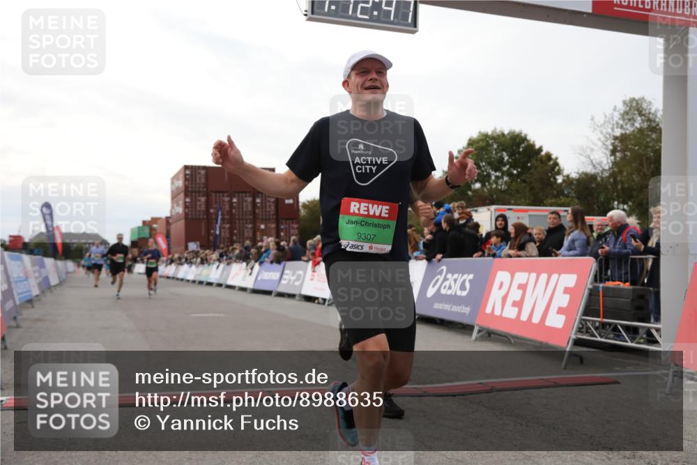 03.10.2025 - Köhlbrandbrückenlauf Yannick Fuchs http://msf.ph/oto/8988635 03.10.2025 16:12:45 Ziel 7358, 7457, 7482, 7653, 8979, 8982, 9296, 9307, 9420 meine-sportfotos.de