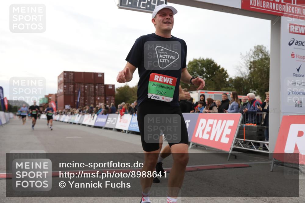 03.10.2025 - Köhlbrandbrückenlauf Yannick Fuchs http://msf.ph/oto/8988641 03.10.2025 16:12:45 Ziel 7358, 7457, 7482, 7653, 8979, 8982, 9296, 9307, 9420 meine-sportfotos.de