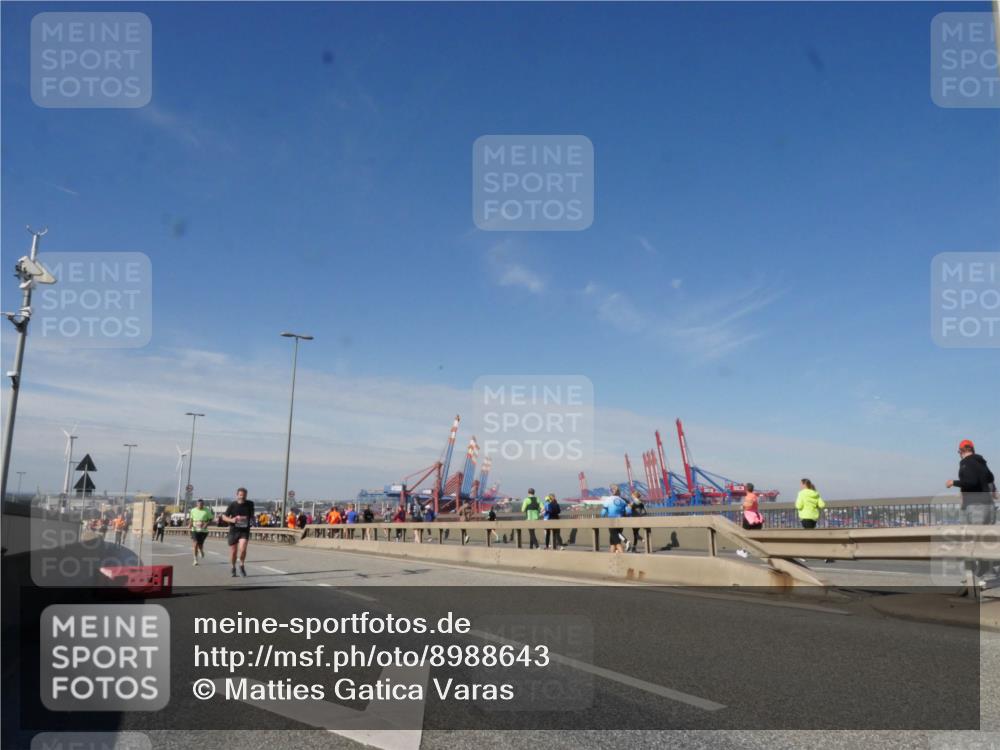 03.10.2025 - Köhlbrandbrückenlauf Matties Gatica Varas http://msf.ph/oto/8988643 03.10.2025 12:34:57 Position 2 28307 meine-sportfotos.de